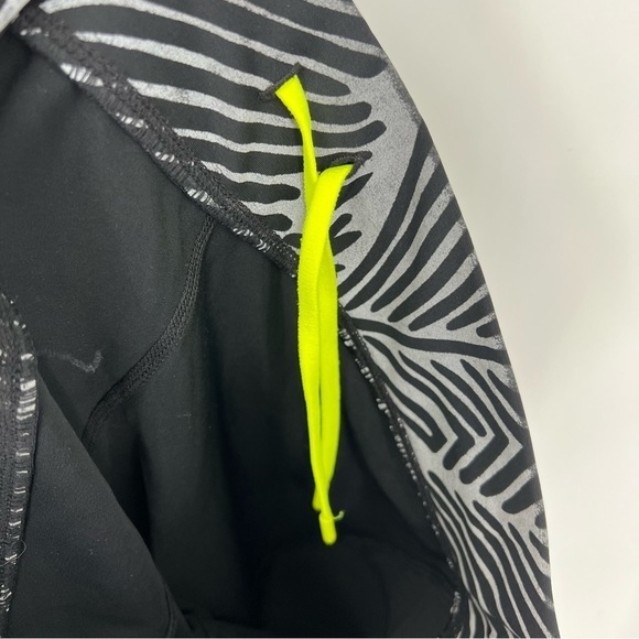 Lorna Jane Reflective Active Leggings Size Small - Picture 12 of 15